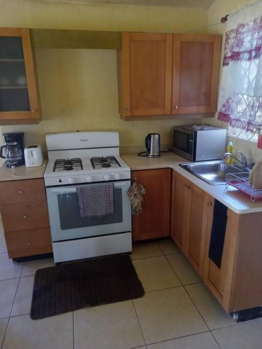 Cheerful 2-Bedroom Home In Falmouth Garden Luaran gambar
