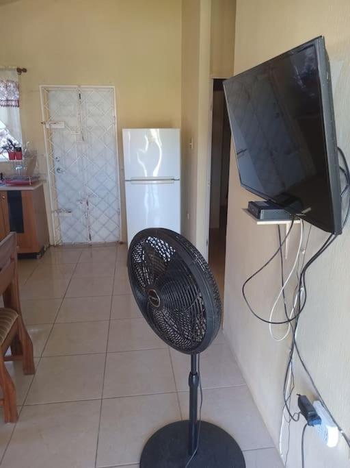Cheerful 2-Bedroom Home In Falmouth Garden Luaran gambar
